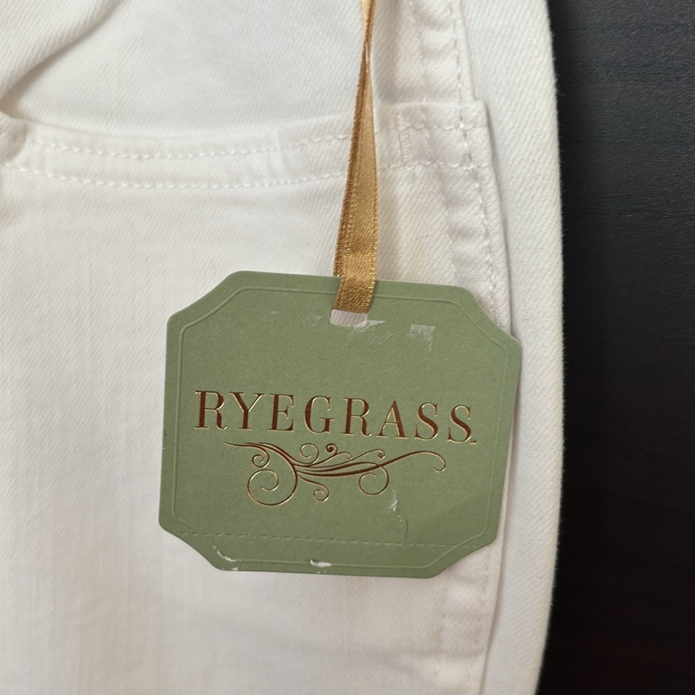 Ryegrass Women's High Waisted Semi Flare White Jeans - Picture 5 of 15